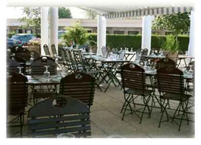 Les Colonnes Strasbourg Zenith Hotel Eckbolsheim Exterior photo